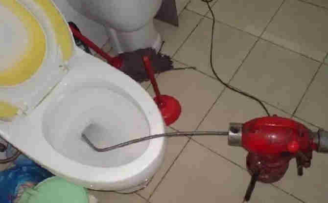 金塔马桶通下水